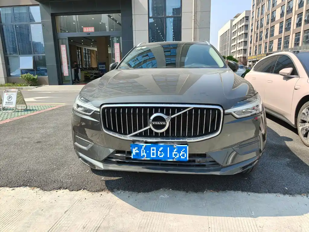 Volvo XC60 — фото 2