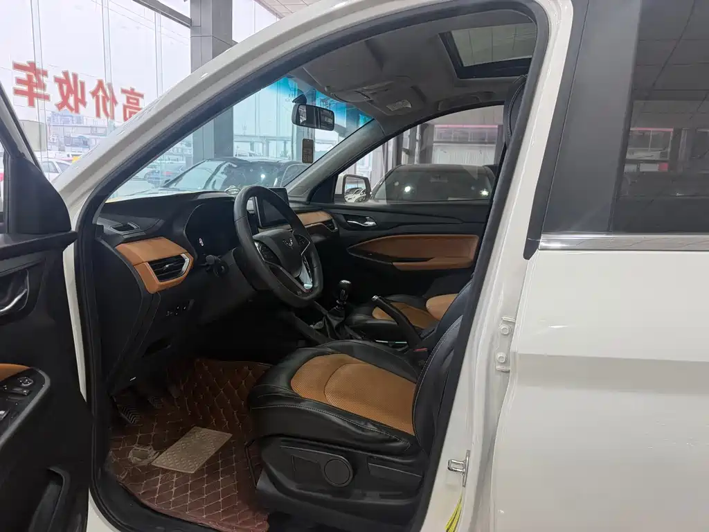 Wuling Hongguang S3 — фото 4