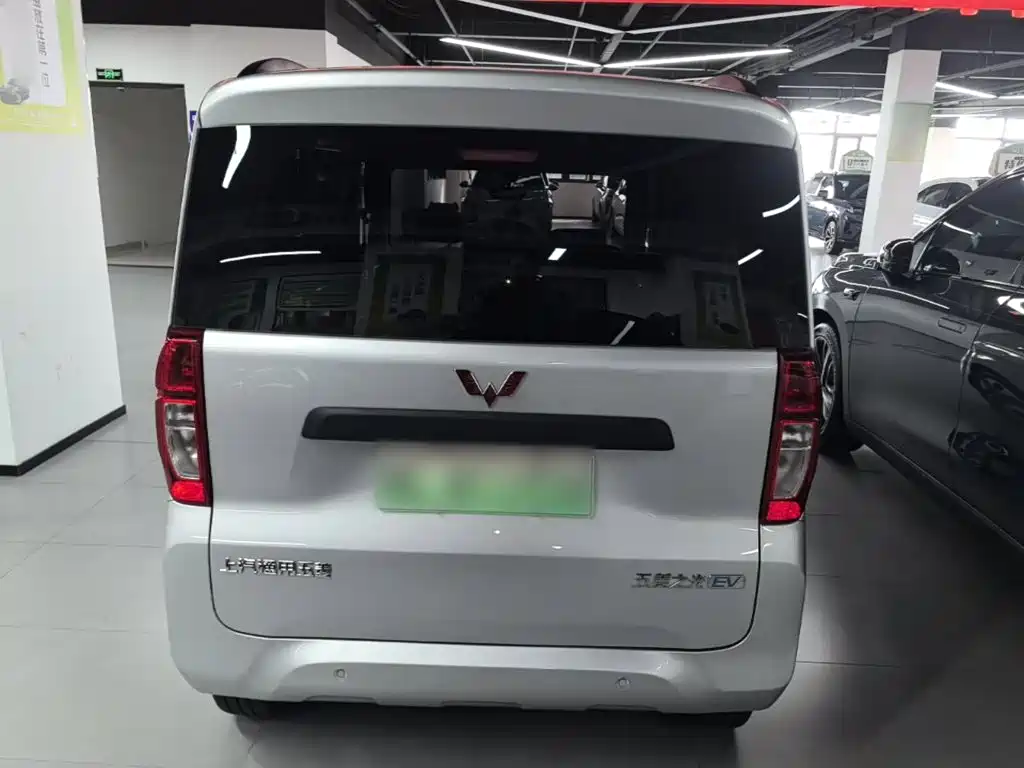Wuling Zhiguang EV — фото 6