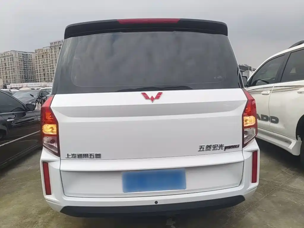 Wuling Hongguang PLUS — фото 6