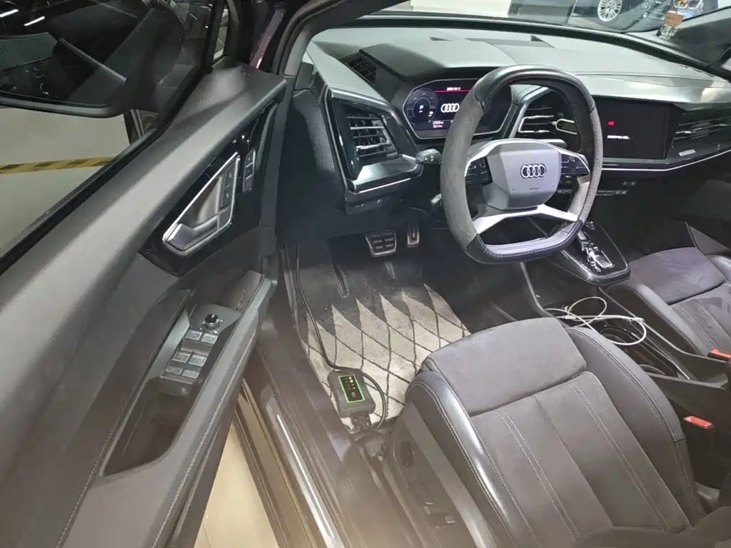 Audi Q4 e-tron — фото 16