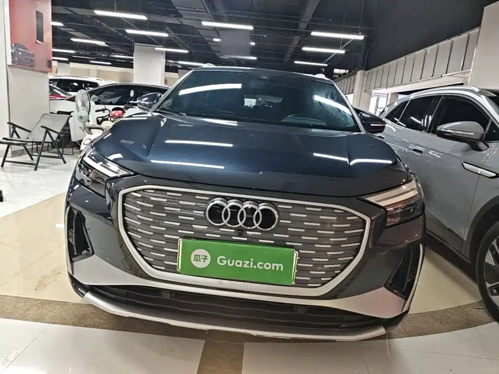 Audi Q4 e-tron — фото 3