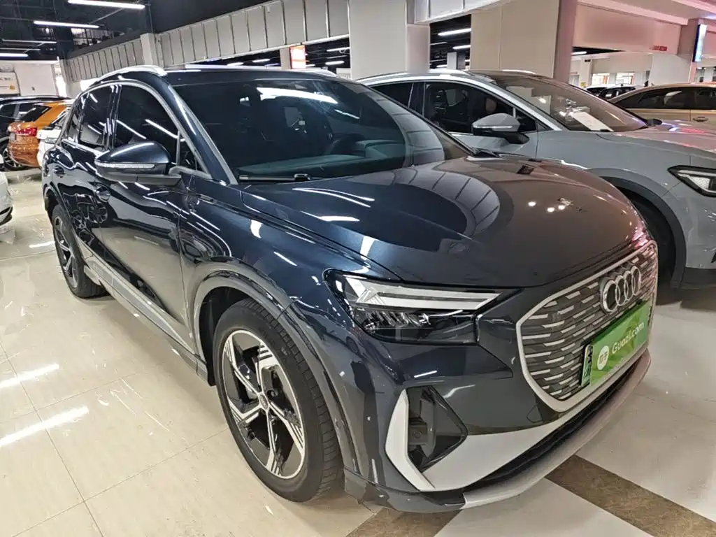 Audi Q4 e-tron — фото 4
