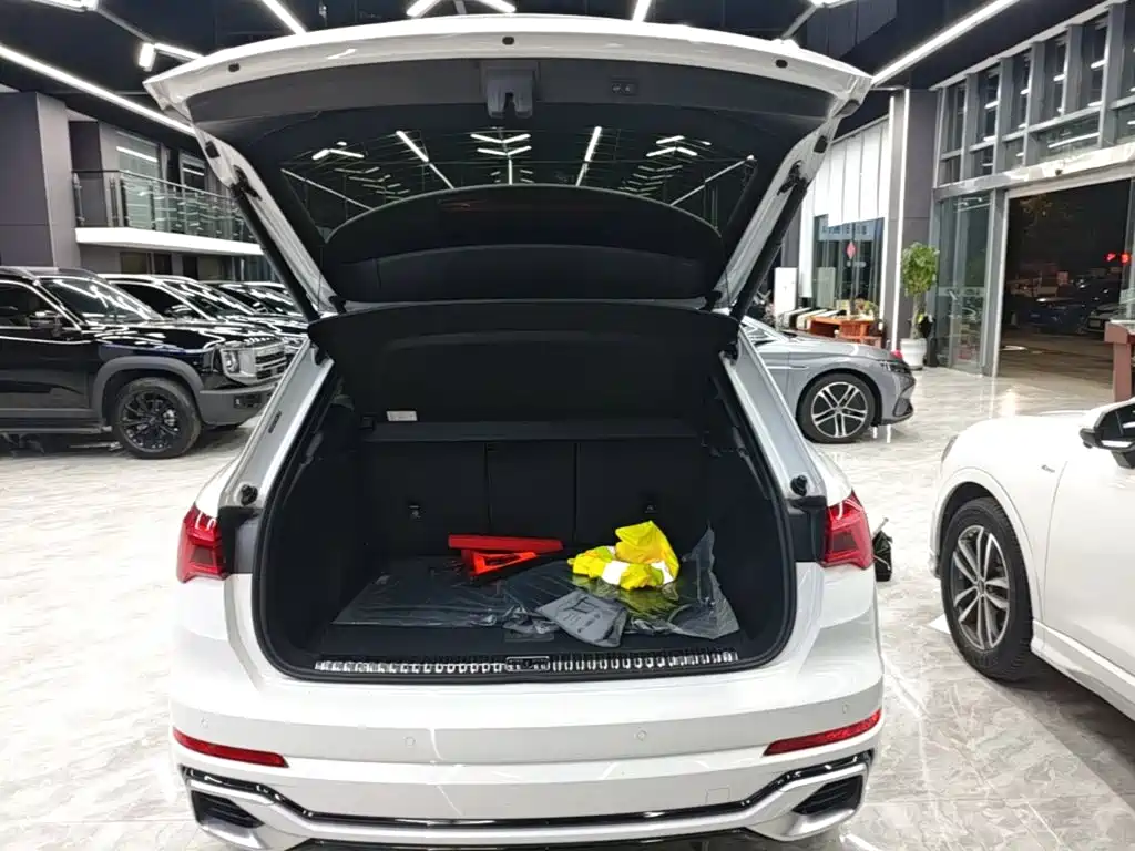 Audi Q3 — фото 15