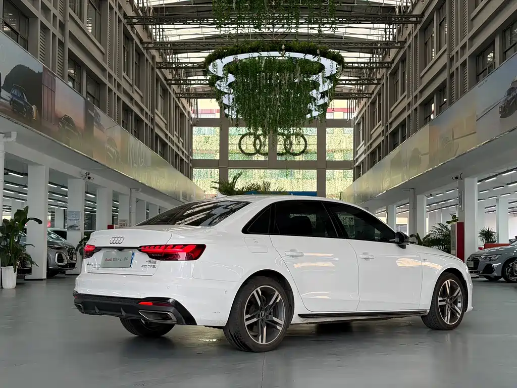 Audi A4L — фото 3