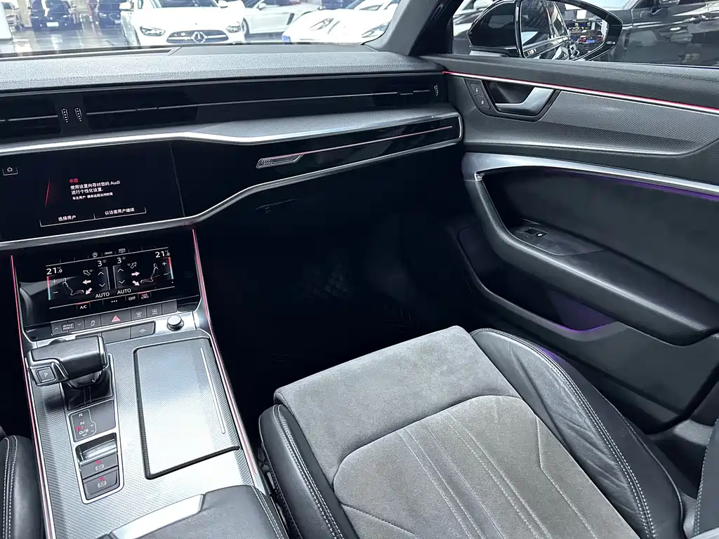 Audi A6L — фото 14