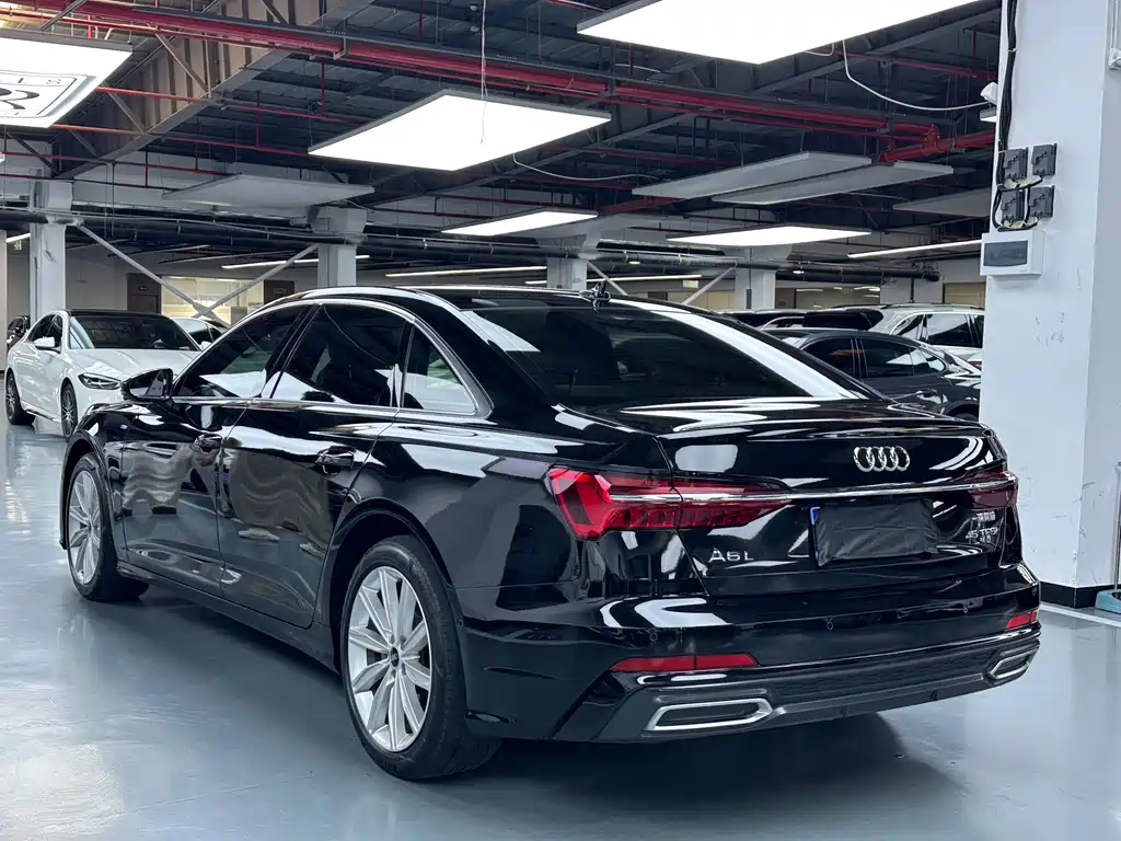 Audi A6L — фото 22