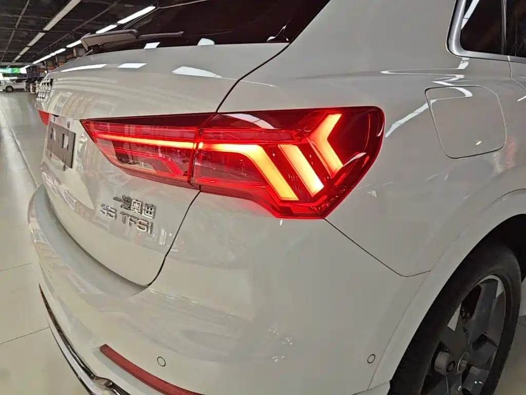 Audi Q3 — фото 7