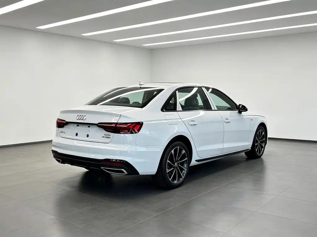 Audi A4L — фото 15