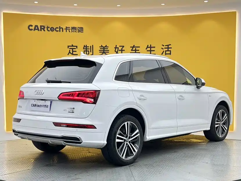 Audi Q5L — фото 4