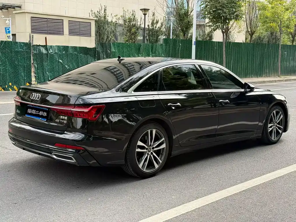 Audi A6L — фото 7