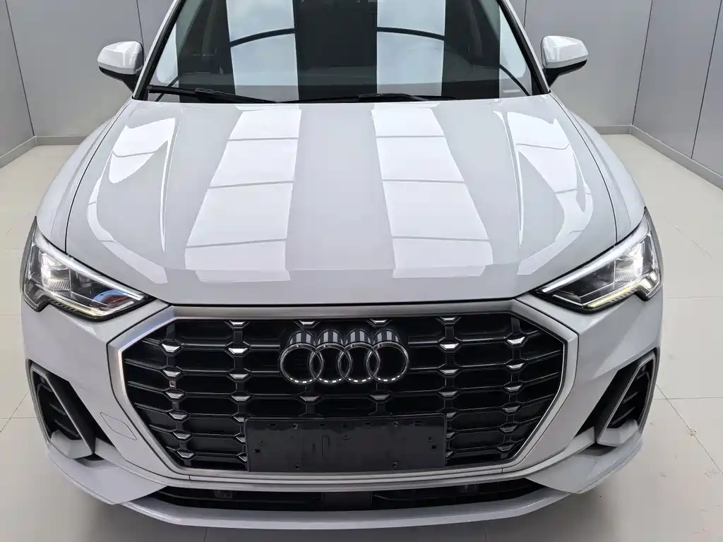 Audi Q3 — фото 6