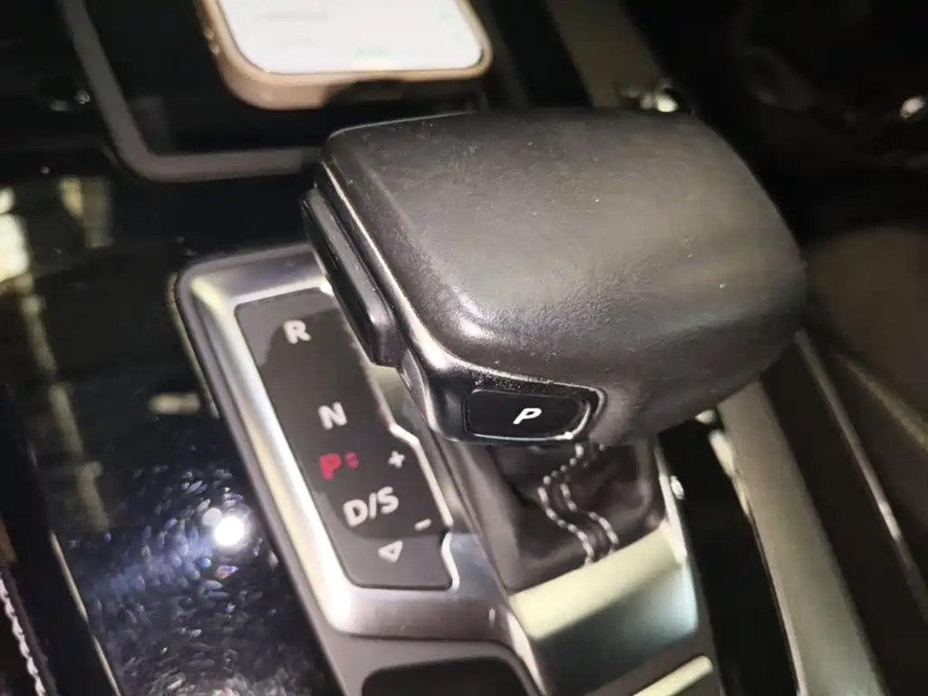 Audi Q5L Sportback — фото 14