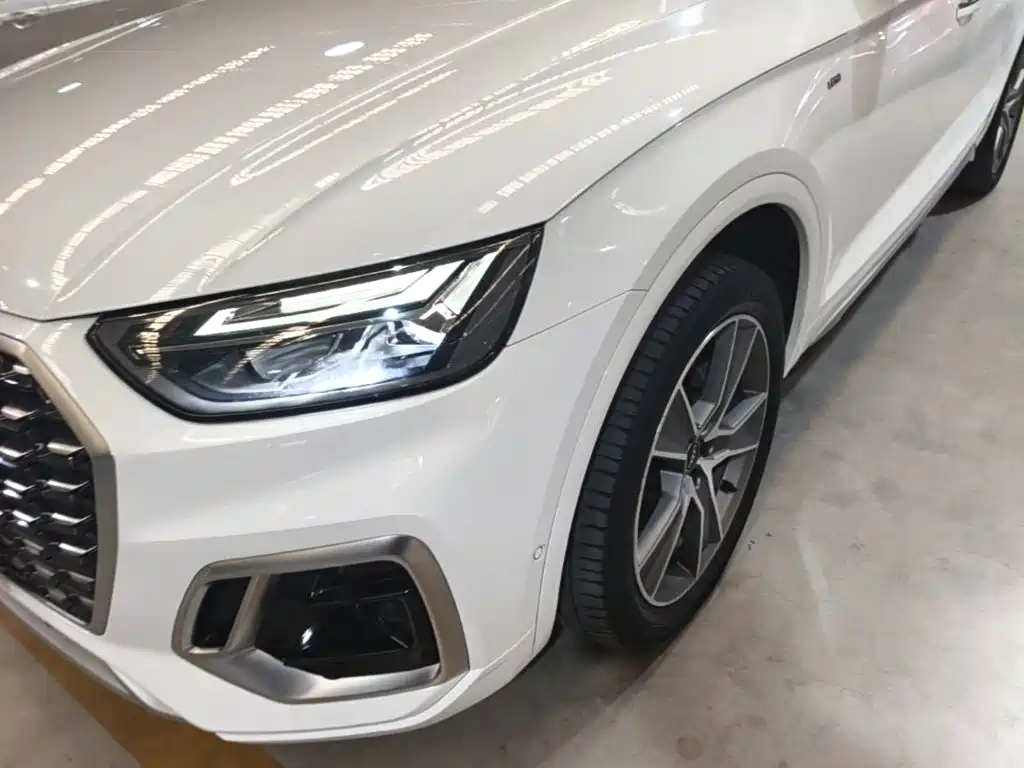 Audi Q5L Sportback — фото 24