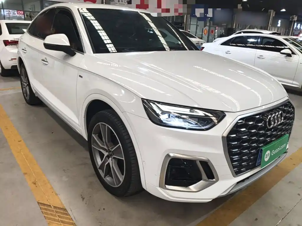 Audi Q5L Sportback — фото 4