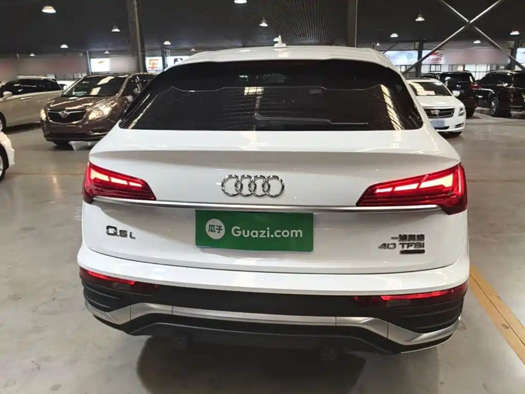 Audi Q5L Sportback — фото 6