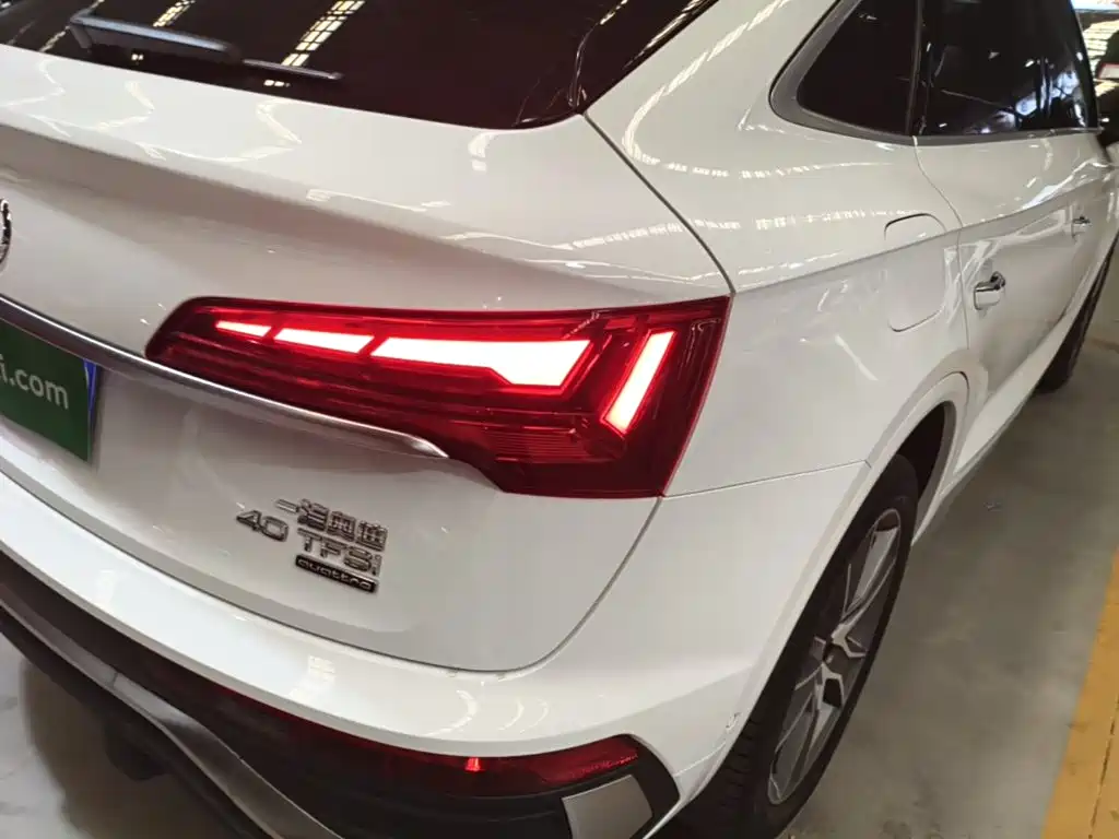 Audi Q5L Sportback — фото 8