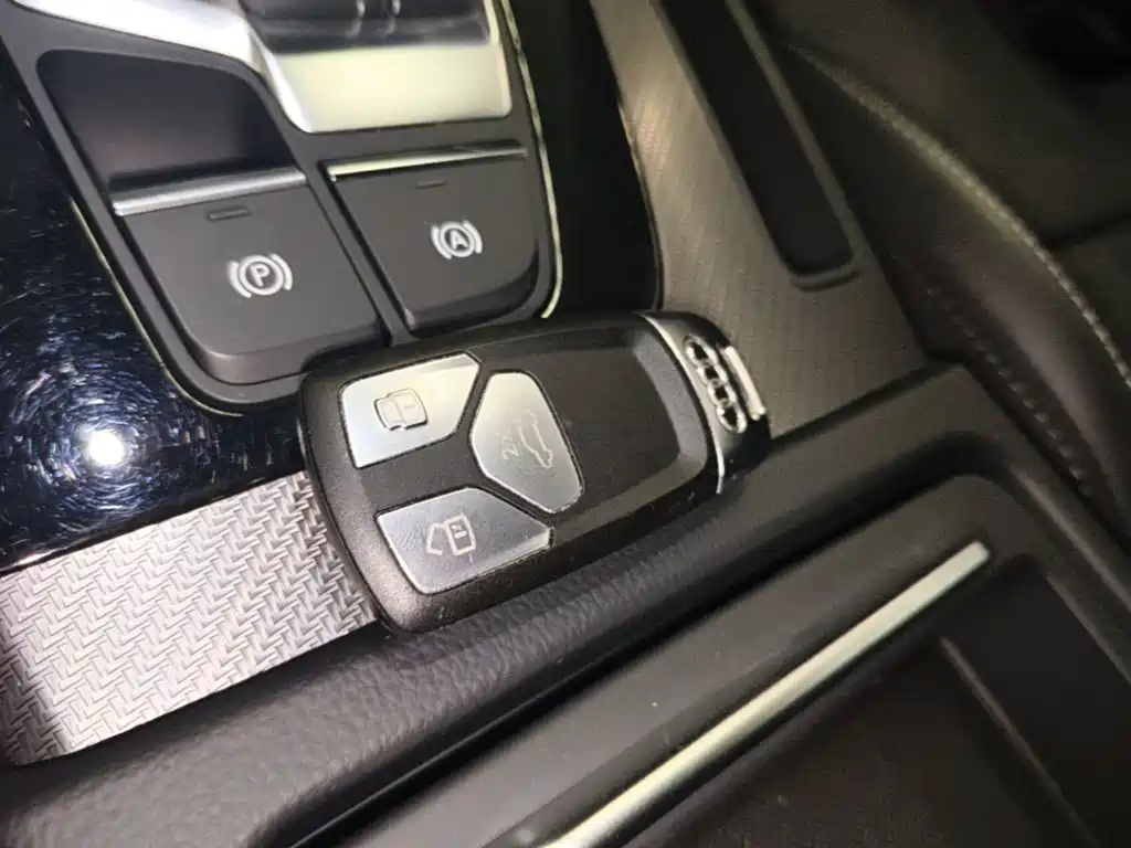 Audi Q5L Sportback — фото 9