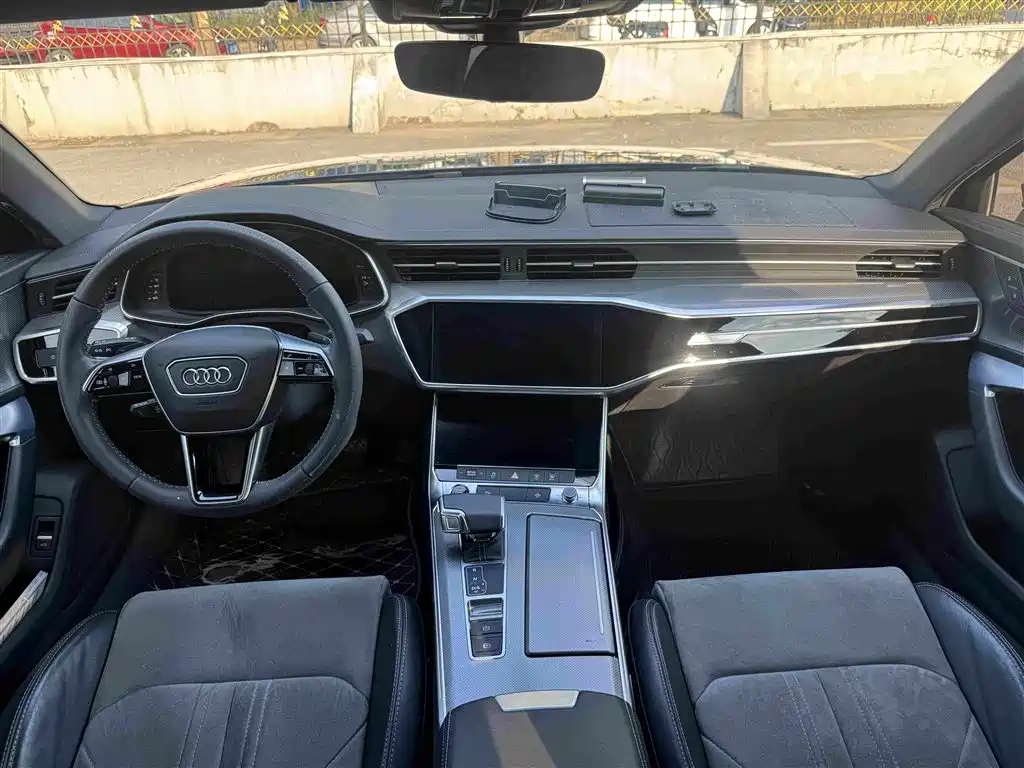 Audi A6L — фото 6