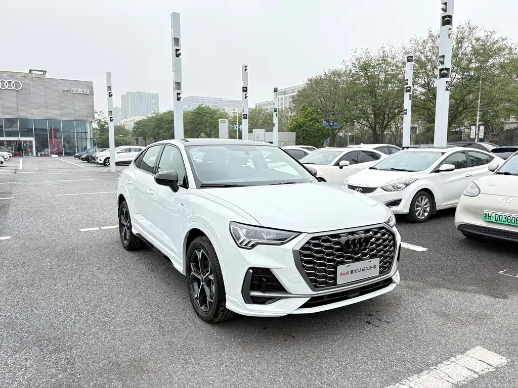 Audi Q3 Sportback — фото 3
