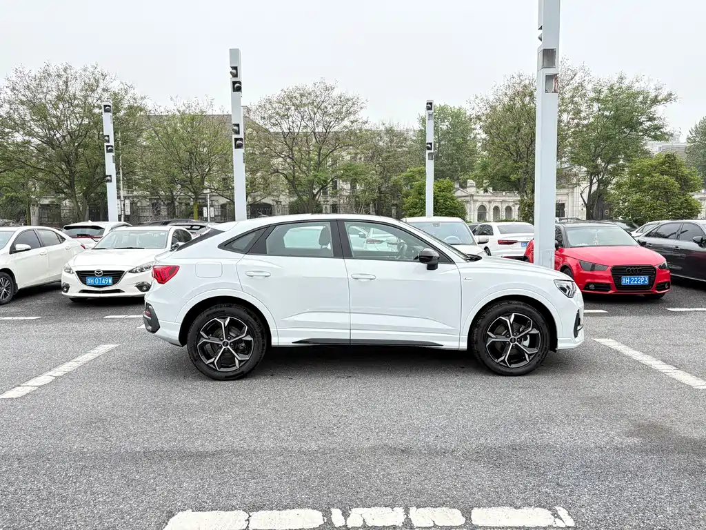 Audi Q3 Sportback — фото 4