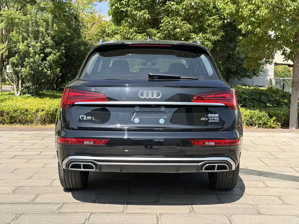 Audi Q5L — фото 5