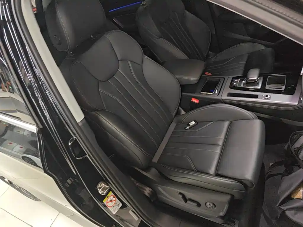 Audi Q5L — фото 25