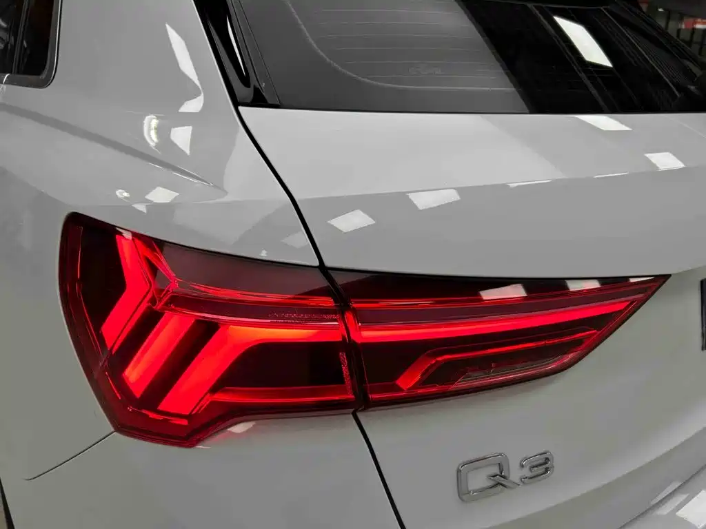 Audi Q3 — фото 24