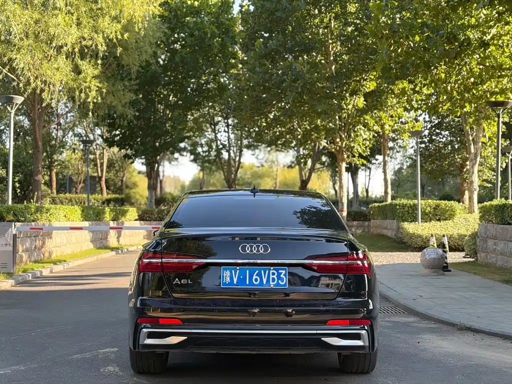 Audi A6L — фото 8