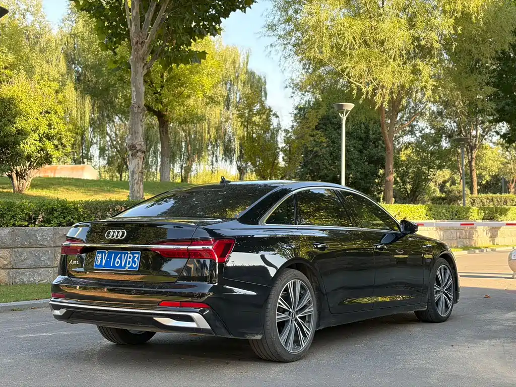 Audi A6L — фото 9