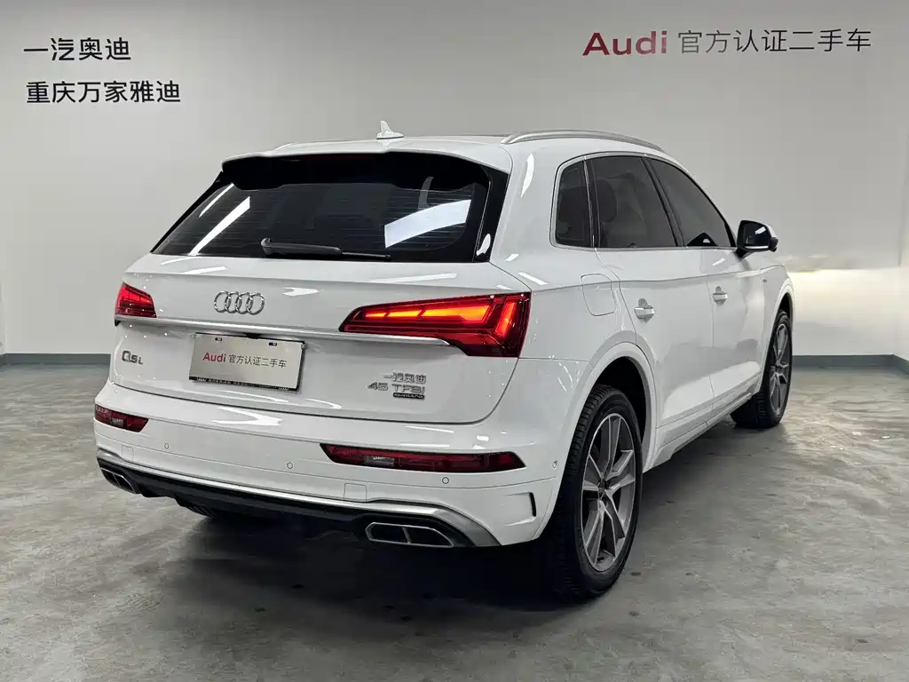 Audi Q5L — фото 5