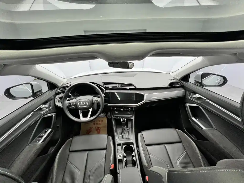 Audi Q3 Sportback — фото 8