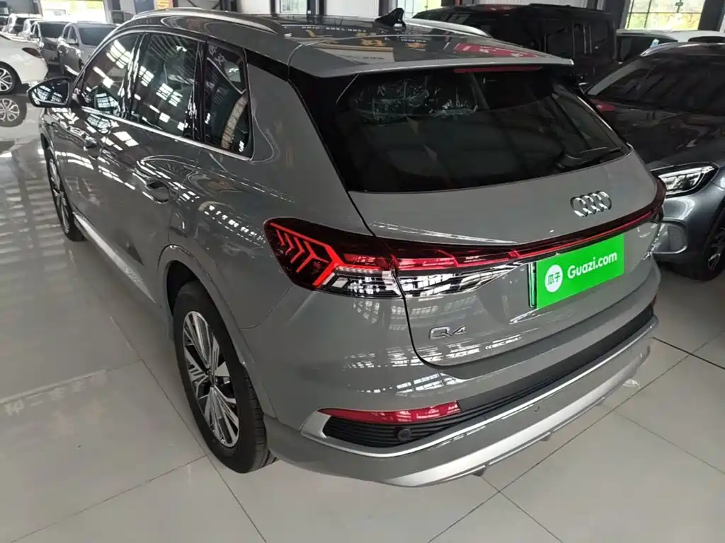 Audi Q4 e-tron — фото 4