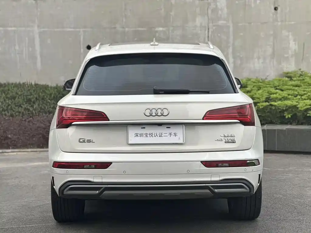 Audi Q5L — фото 5