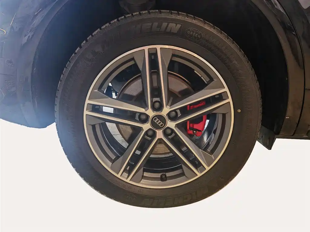 Audi Q5L Sportback — фото 14