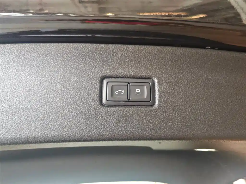 Audi Q5L Sportback — фото 15