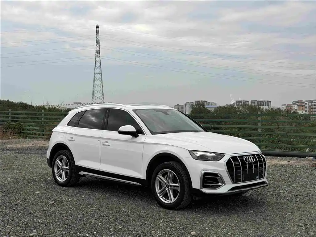 Audi Q5L — фото 3