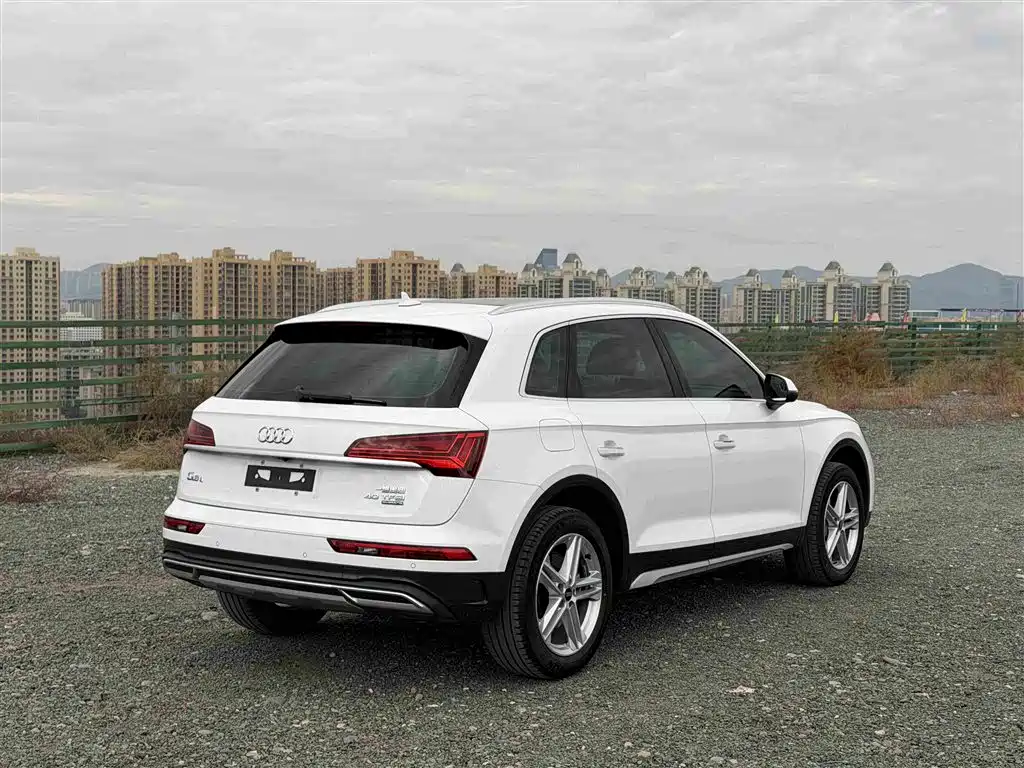 Audi Q5L — фото 4