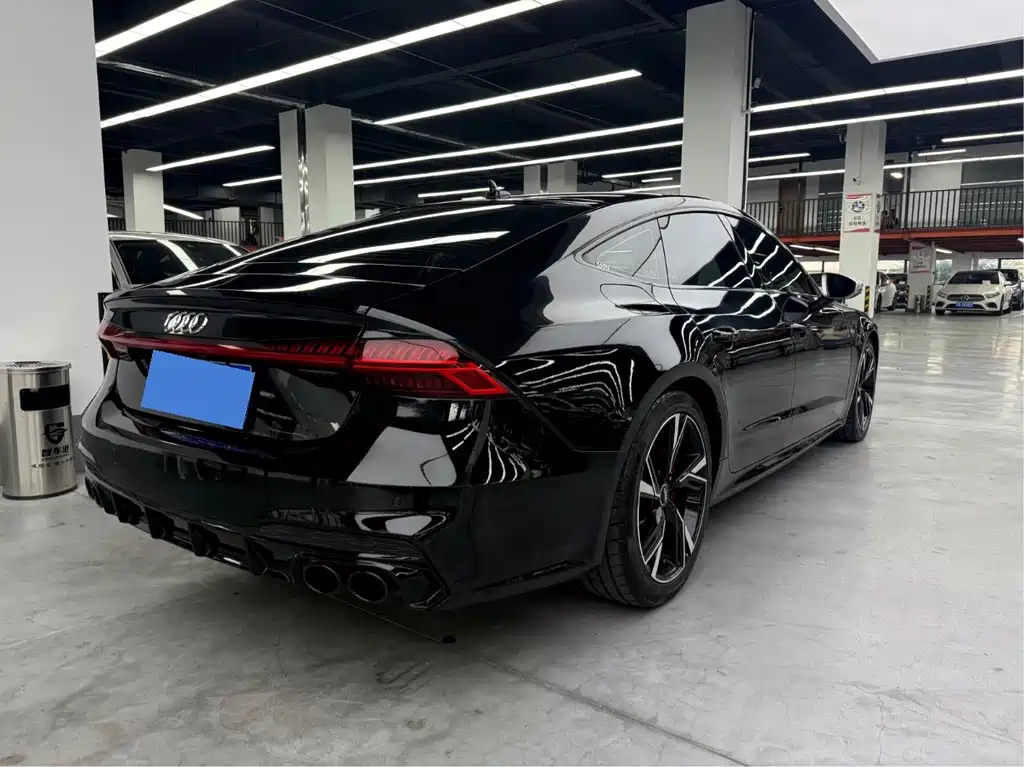 Audi A7 — фото 9