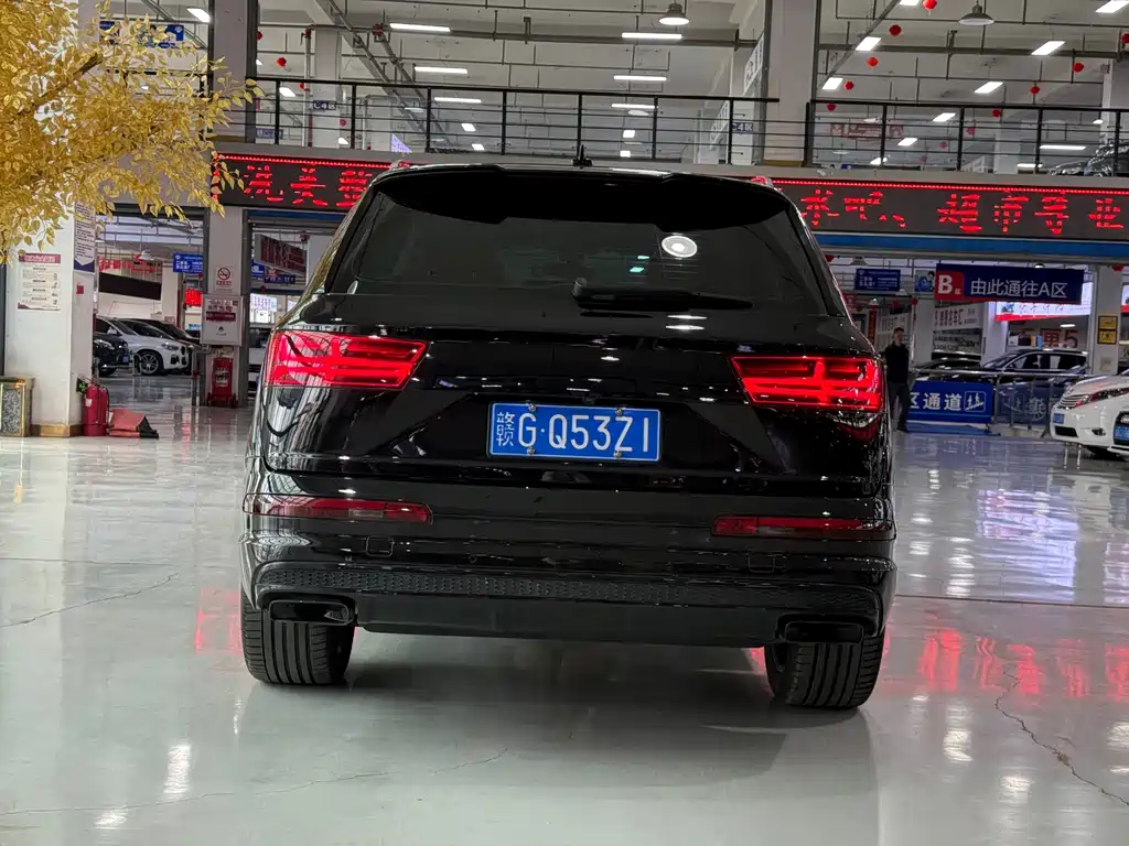 Audi Q7 — фото 4
