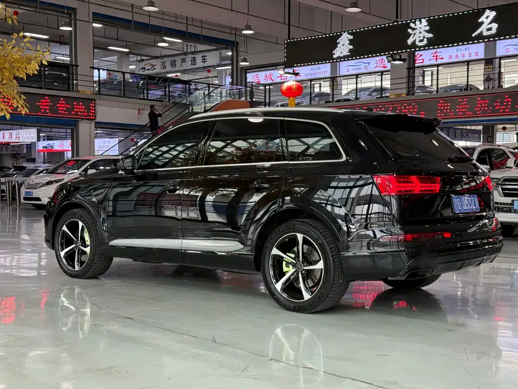 Audi Q7 — фото 5