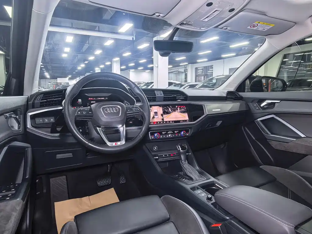 Audi Q3 Sportback — фото 14