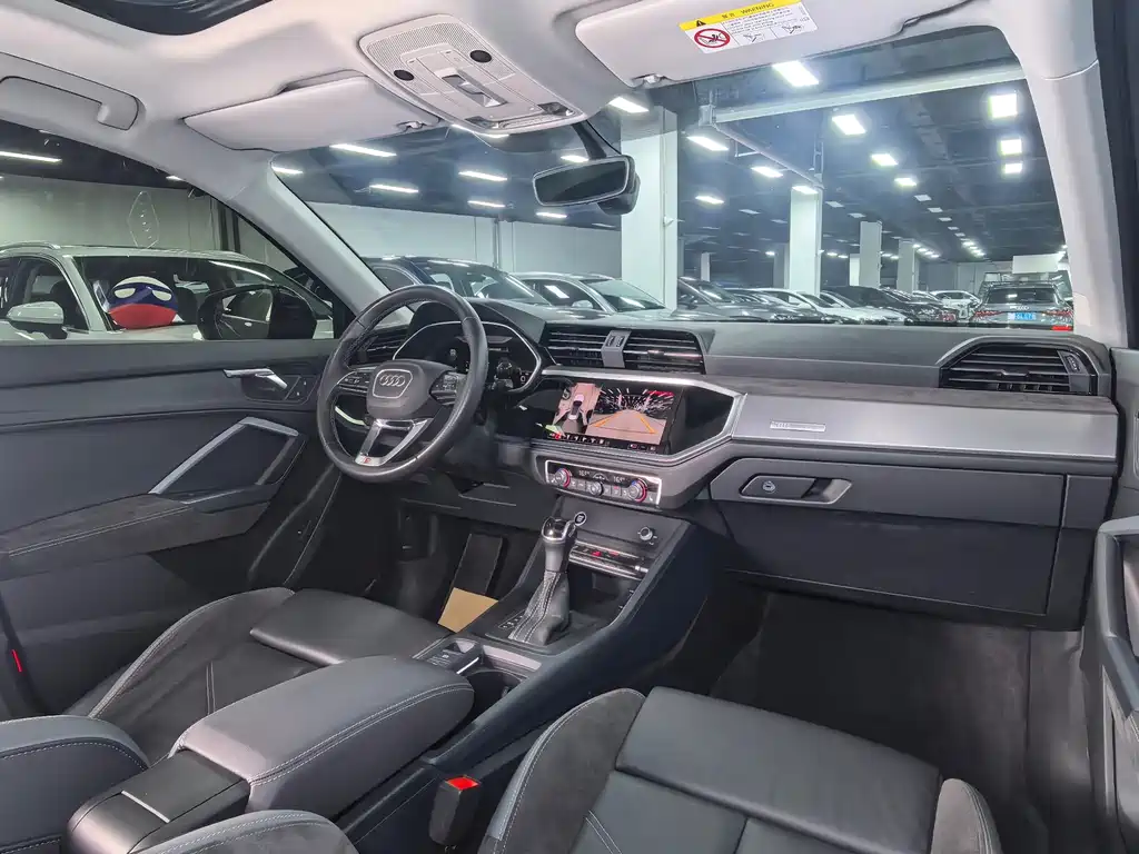 Audi Q3 Sportback — фото 16