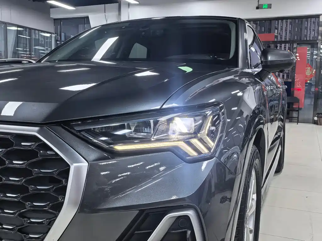 Audi Q3 Sportback — фото 4
