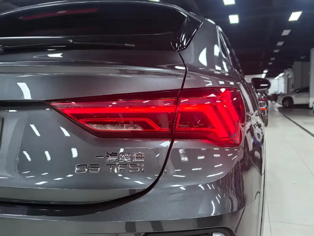 Audi Q3 Sportback — фото 5