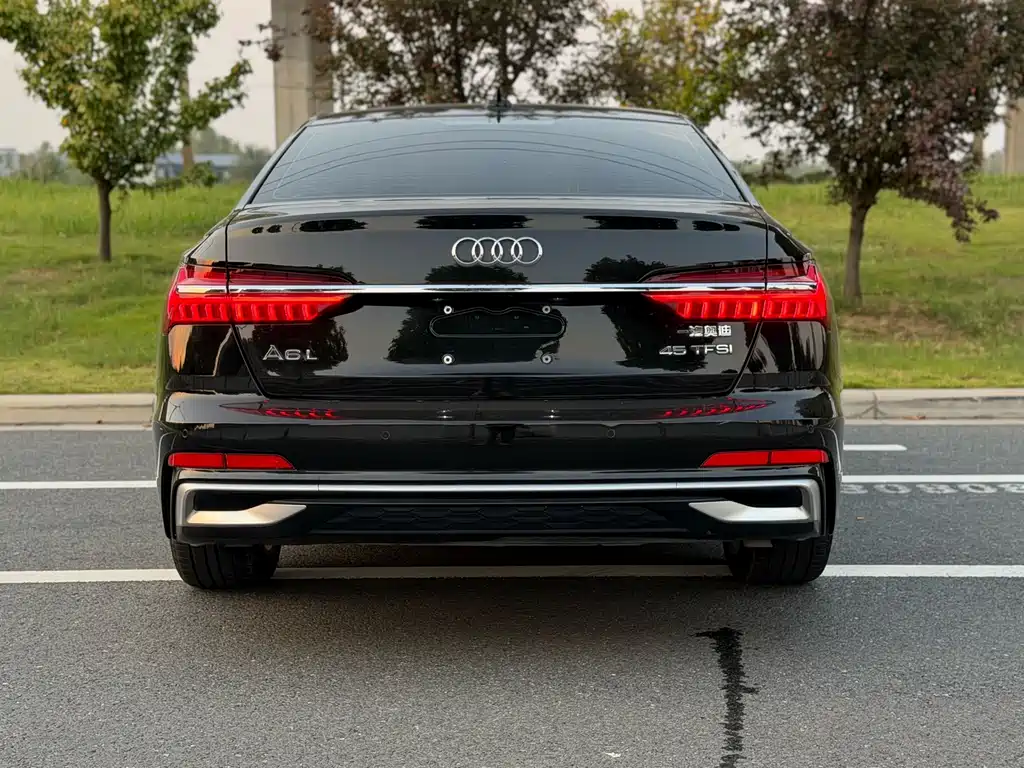 Audi A6L — фото 8