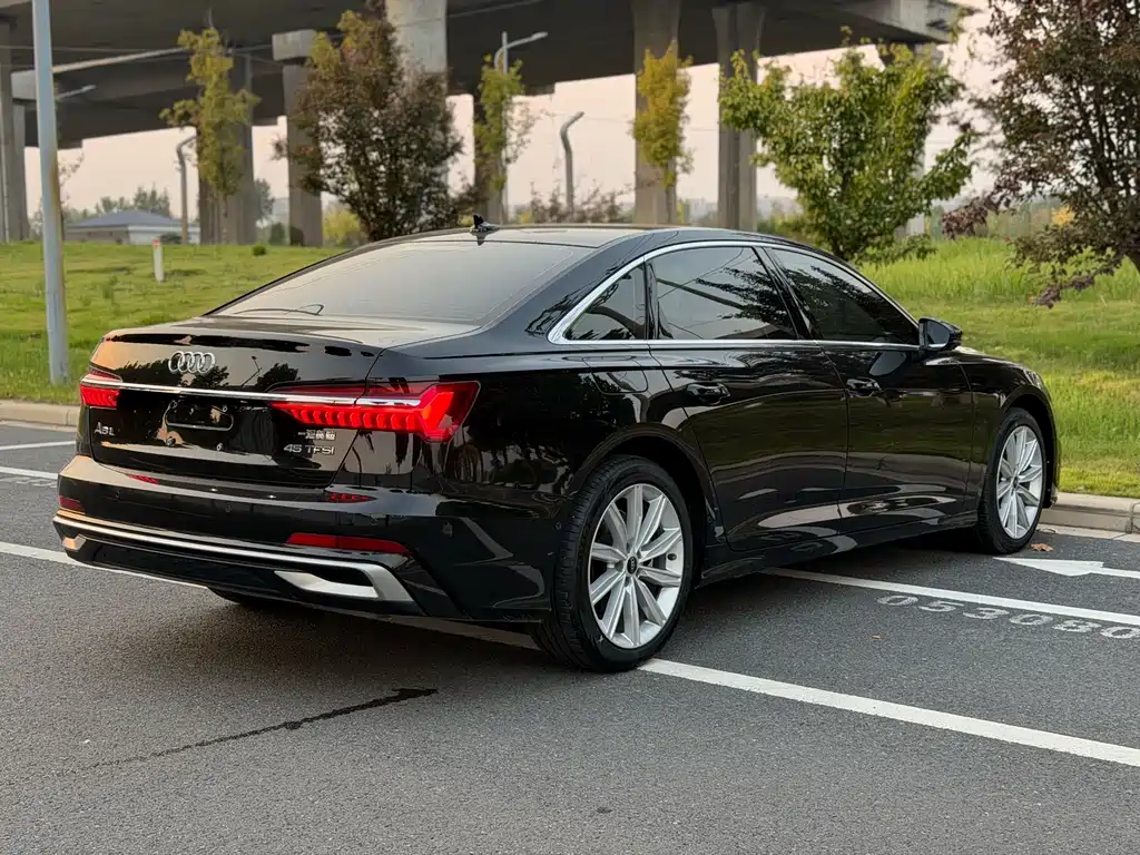 Audi A6L — фото 9