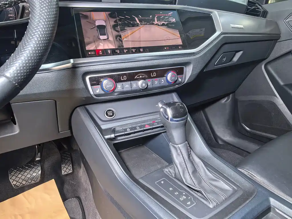 Audi Q3 Sportback — фото 18