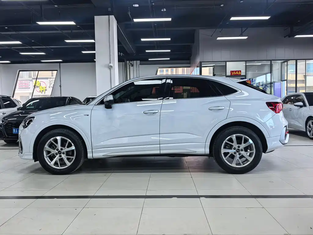 Audi Q3 Sportback — фото 7