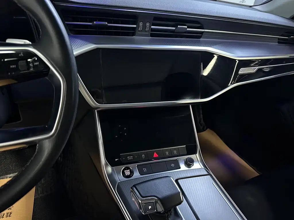 Audi A7L — фото 5